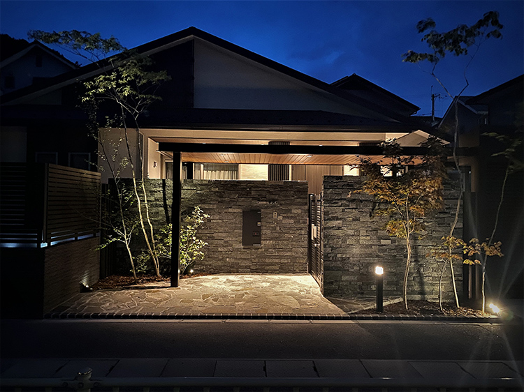 空間はすばらしい 建築・外構・庭は空間を、空間は景色を。景色は体験と記憶を。それらを美しく紡いでいきたい。