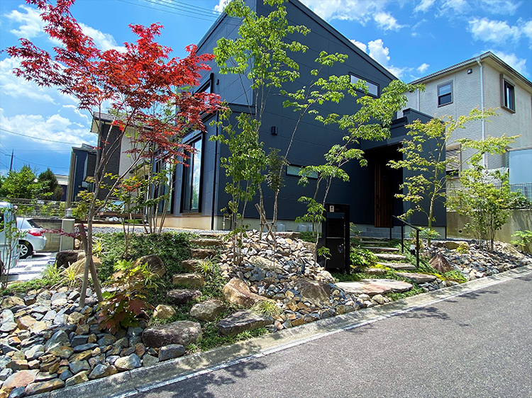 空間はすばらしい 建築・外構・庭は空間を、空間は景色を。景色は体験と記憶を。それらを美しく紡いでいきたい。